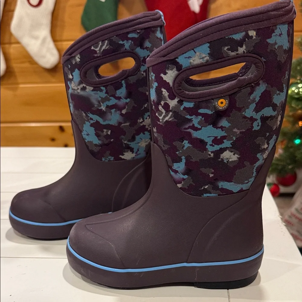 Bogs Kids Boots in Purple and Blue - Picture 2 of 3